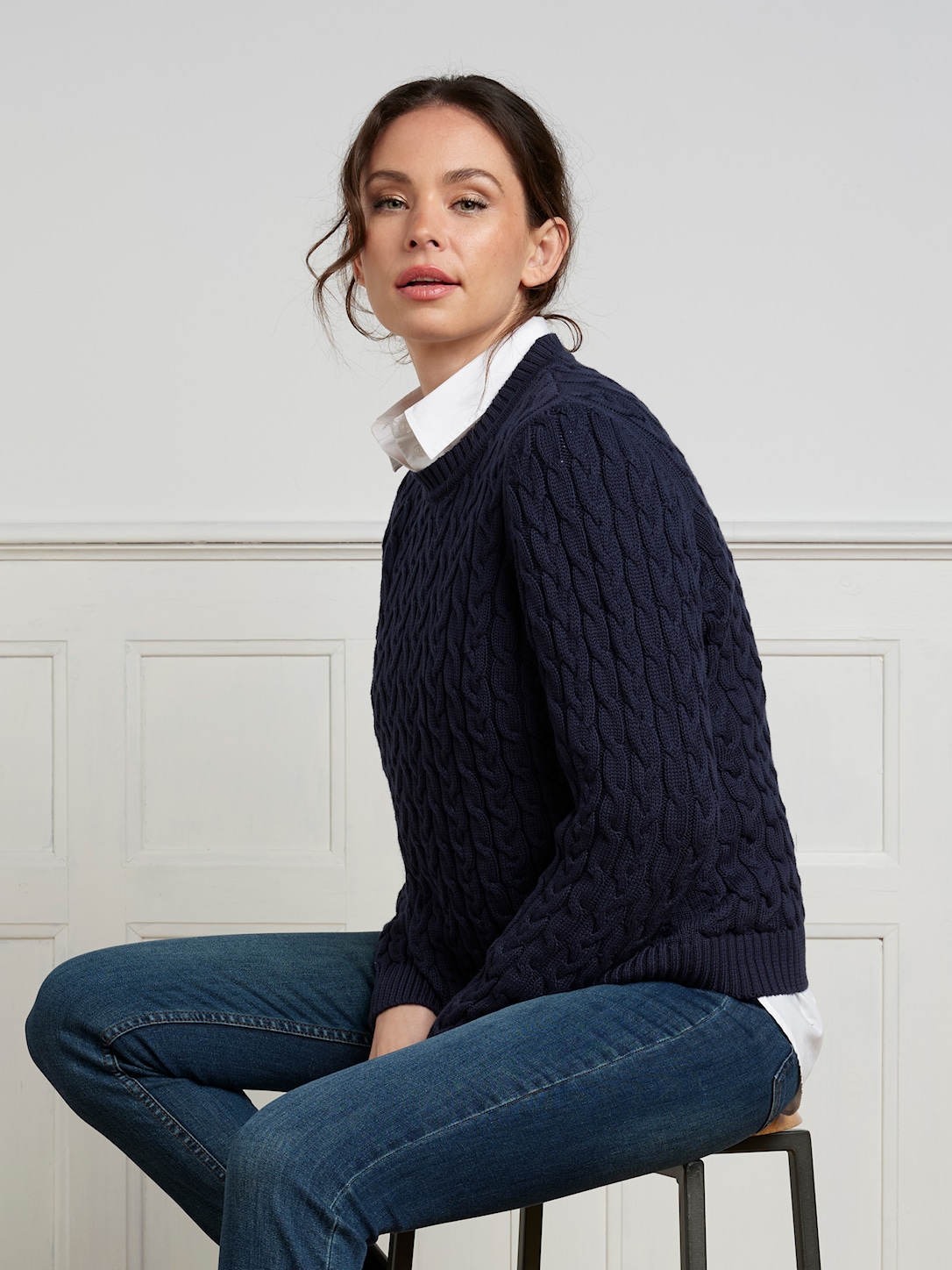 Klassisk Kabelstrikket Pullover i Marineblå